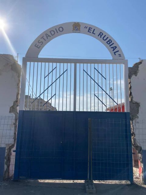 Nueva puerta de acceso al estadio de fútbol El Rubial - 1, Foto 1