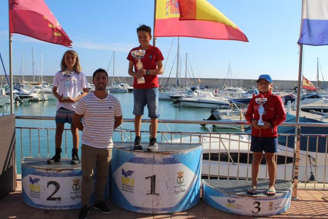 Escaso viento para empujar las velas en el Campeonato de Optimist del Puerto Deportivo Juan Montiel - 1, Foto 1