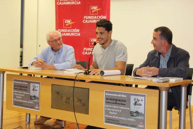 Pedro Locubiche presenta en Águilas El hijo de Alicia - 2, Foto 2