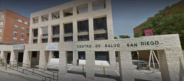 Animan a las personas mayores de 65 años y los grupos de riesgo a hacer uso de la campaña gratuita de vacunación frente al virus de la gripe - 1, Foto 1