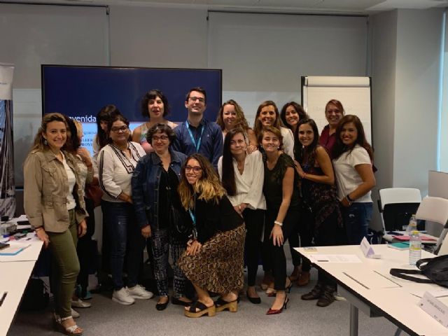 Fundación Atenea facilita la orientación laboral de mujeres en riesgo de exclusión social a través de proyecto ´Alto Voltaje´ - 1, Foto 1