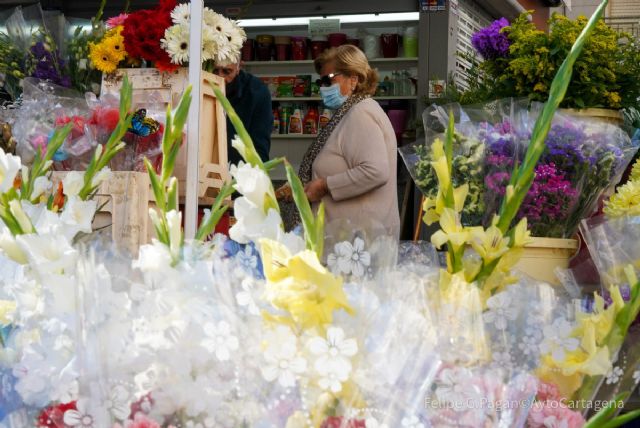 El mercadillo de Todos los Santos vuelve al Paseo Alfonso XIII cumpliendo las medidas de seguridad sanitaria - 1, Foto 1