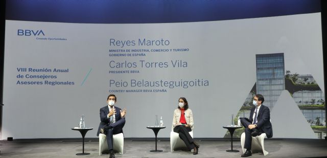 Carlos Torres Vila se reúne con destacados empresarios, entre los cuales Tomás Fuertes, consejero asesor regional de BBVA en España, Foto 1