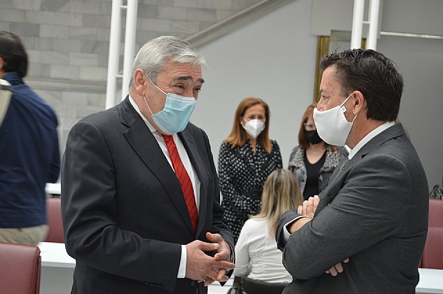 Ciudadanos recaba el consenso para dotar a la escuela pública de recursos para su desinfección y limpieza - 1, Foto 1