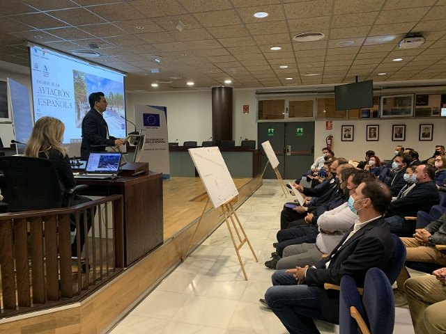 El alcalde, José Miguel Luengo convoca a comerciantes y vecinos afectados por las obras de remodelación de la Avenida Aviación Española de San Javier - 1, Foto 1