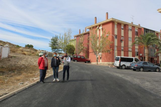Las obras de renovación de asfaltado de las calles de las viviendas del MOPU y entorno alcanzan su última fase - 2, Foto 2