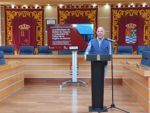 El Ayuntamiento de Molina de Segura y la Federación de Fútbol de la Región de Murcia renuevan el convenio para autorizar entrenamientos de selecciones territoriales murcianas de fútbol sala en el municipio - 3, Foto 3
