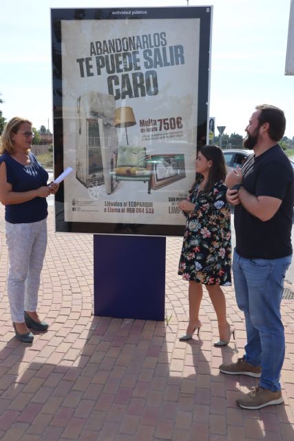 San Pedro del lanza una campaña de concienciación para reducir la presencia de enseres en la calle - 3, Foto 3