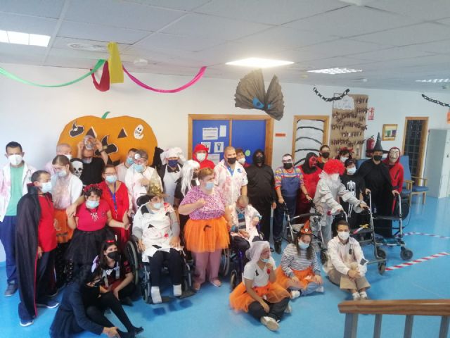 Fiesta de Halloween en el centro de día de personas con discapacidad, Foto 2