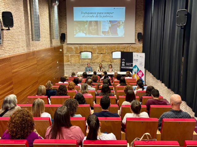 El Ayuntamiento de Murcia y la Fundación la Caixa refuerzan su compromiso para combatir la pobreza infantil con la inauguración del nuevo Espacio Educativo Municipal del Centro García Alix - 5, Foto 5