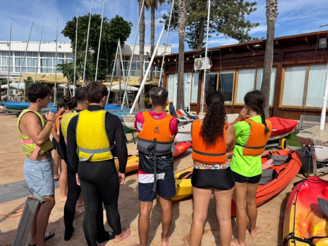 El Real Club Náutico de Motril inicia junto al IES José Martín Recuerda un programa formativo de deportes náuticos aplicado al turismo activo - 2, Foto 2