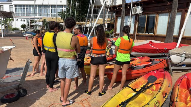El Real Club Náutico de Motril inicia junto al IES José Martín Recuerda un programa formativo de deportes náuticos aplicado al turismo activo - 3, Foto 3