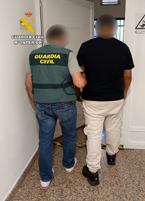 La Guardia Civil desmantela un grupo delictivo que cometía robos con fuerza en comercios de Caravaca de la Cruz - 3, Foto 3