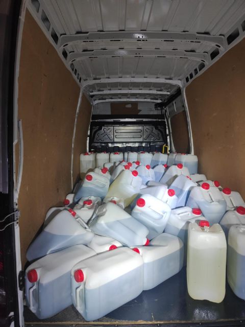 La Policía Local de Lorca detiene a un individuo e interviene más de 2.300 litros de gasolina destinados presuntamente al abastecimiento de narcolanchas - 3, Foto 3
