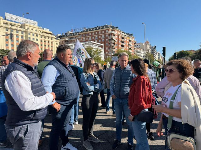 El PP de Lorca acompa&ntilde;a a los agricultores lorquinos en Madrid y respalda sus reivindicaciones para garantizar el futuro del campo - 2, Foto 2