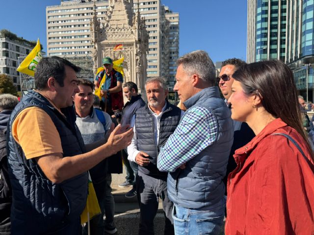El PP de Lorca acompa&ntilde;a a los agricultores lorquinos en Madrid y respalda sus reivindicaciones para garantizar el futuro del campo - 4, Foto 4