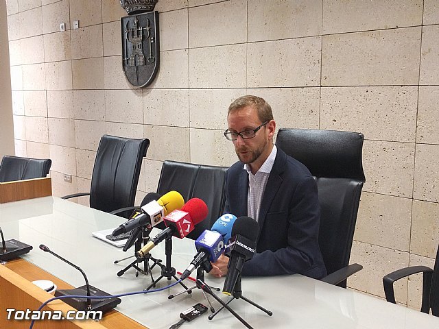 El concejal de Urbanismo, Carlos Ballester, informa sobre las últimas novedades en relación al PGOM de Totana, Foto 1