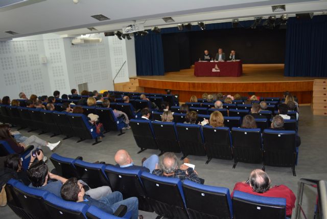 José Antonio Fernández López, presenta en Águilas su libro Mostrador e enseñador de los turbados - 2, Foto 2