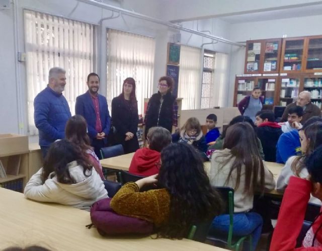 Juventud pone en marcha el programa ´¿Vienes? o ¿voy?´ en el IES Isaac Peral - 1, Foto 1