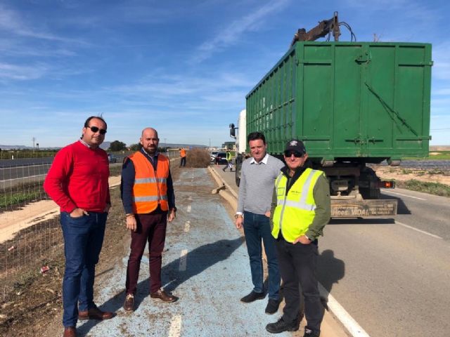 Fomento adecúa el carril bici de la autovía que une la pedanía murciana de Zeneta con el municipio de San Javier - 1, Foto 1