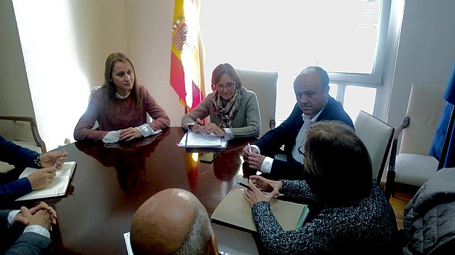 La delegado del Gobierno de la Mancomunidad de Canales del Taibilla recibe a la alcaldesa de Alhama de Murcia, Foto 1