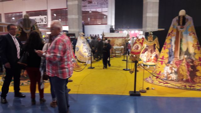 El Paso Blanco, abanderado del bordado lorquino en el salón “Capricho Cofrade” de Granada - 2, Foto 2