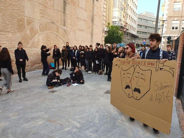 El alumnado de la ESAD presentará 100 quejas individuales a la Consejería de Educación - 1, Foto 1