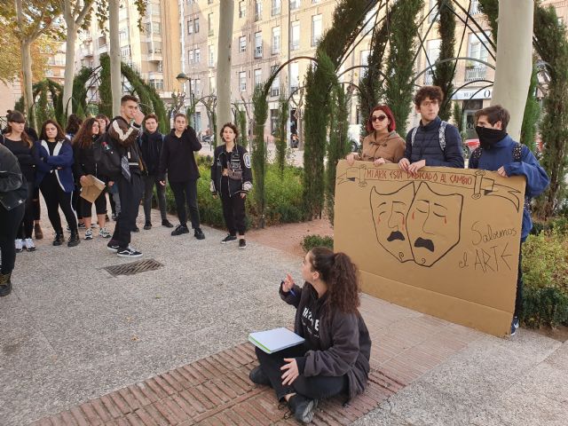 El alumnado de la ESAD presentará 100 quejas individuales a la Consejería de Educación - 2, Foto 2