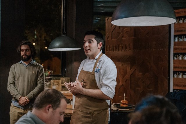 Cuatro estudiantes de gastronomía elaboran la hamburguesa más local en Degustando Murcia - 1, Foto 1