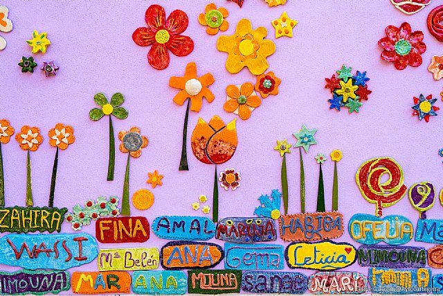 El mural Mujeres que hablan con flores recuerda a las víctimas de la violencia machista - 1, Foto 1