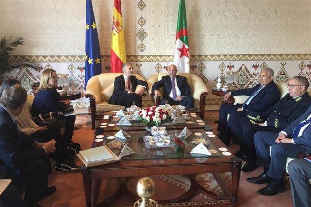 Grande-Marlaska y su homólogo argelino defienden la cooperación bilateral basada en la confianza mutua y el respeto como modelo para luchar contra las redes de tráfico de personas - 1, Foto 1