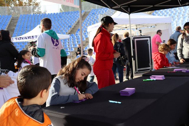 Unos 1.000 participantes ratifican el éxito de la marcha Patina o anda, pero… ¡¡¡muévete!!!, acto central de la conmemoración del 25N - 1, Foto 1