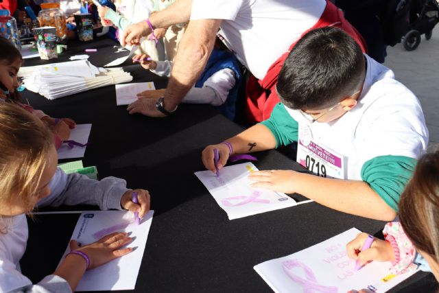 Unos 1.000 participantes ratifican el éxito de la marcha Patina o anda, pero… ¡¡¡muévete!!!, acto central de la conmemoración del 25N - 2, Foto 2