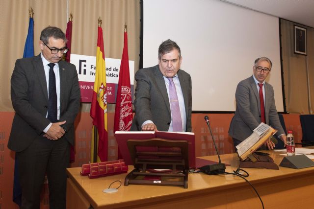 Antonio Flores Gil toma posesión como decano de la Facultad de Informática de la Universidad de Murcia - 1, Foto 1