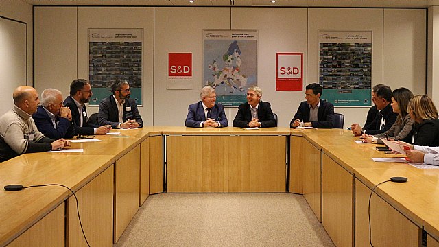 Vélez lamenta el desinterés de López Miras por la Unión Europea y anuncia su intención de reforzar el papel de nuestros municipios en la Europa de las Regiones - 1, Foto 1