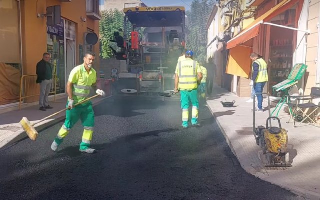 Licitan las obras de reposición de pavimento con MBC en calles del casco urbano y la pedanía de El Paretón, Foto 1
