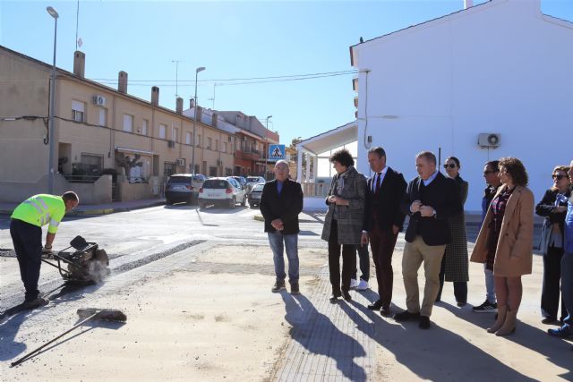 El consejero de Presidencia visita Puerto Lumbreras para conocer de primera mano las renovaciones de la plaza de la Avenida Región Murciana y el Mercado de El Esparragal - 4, Foto 4