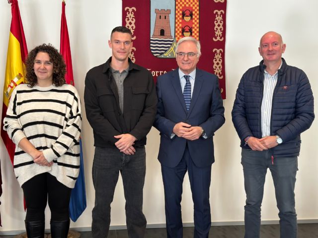 El alcalde de Torre Pacheco, recibe al jugador internacional de Torre Pacheco, Adrián Marín - 5, Foto 5