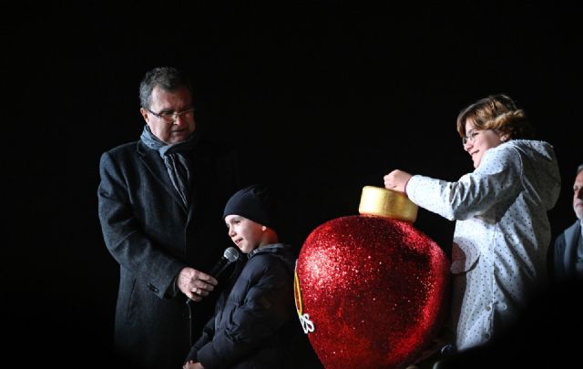 El Gran Árbol de la Navidad brilla como nunca con los niños Aladina - 3, Foto 3