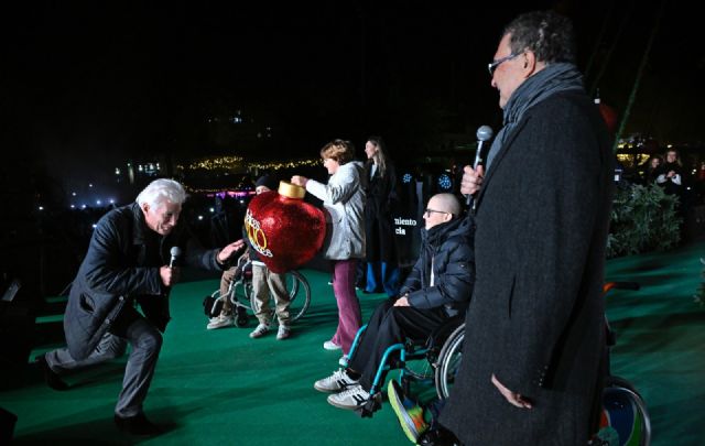 El Gran Árbol de la Navidad brilla como nunca con los niños Aladina - 4, Foto 4