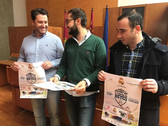 Casi un centenar de niños de entre 6 y 10 años participarán el próximo 2 de enero en el IV Torneo de Reyes organizado por la Peña Madridista Ciudad del Sol - 2, Foto 2