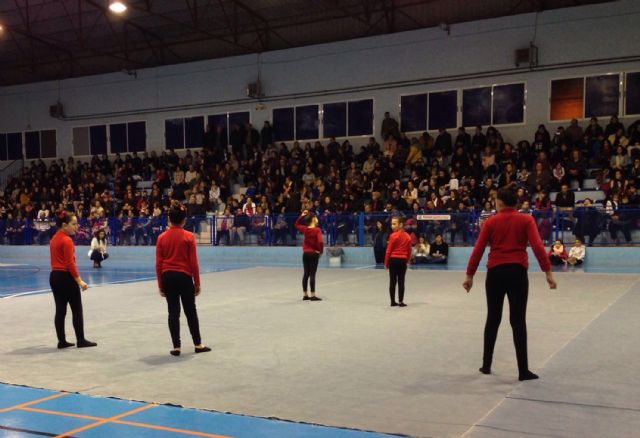 Cientos de espectadores disfrutan de la exhibición navideña de la escuela de gimnasia rítmica - 3, Foto 3