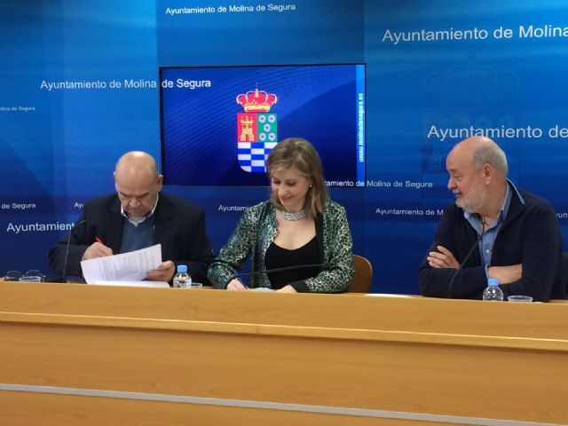 El Ayuntamiento de Molina de Segura y la Asociación de Vecinos Sagrado Corazón firman un convenio social de colaboración para el desarrollo del proyecto AVESCO III MILENIUM - 2, Foto 2
