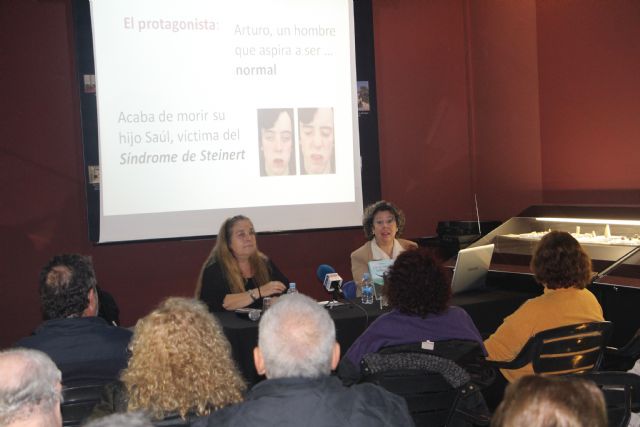 Eva Barro presenta en San Pedro del Pinatar su última novela, Un hombre normal - 1, Foto 1
