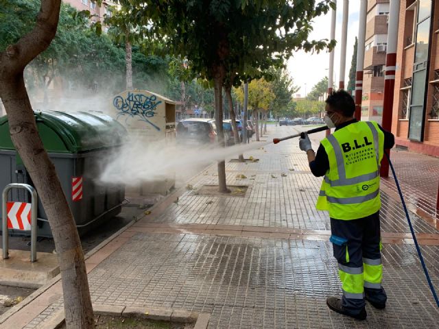 El Ayuntamiento de Murcia y Ferrovial Servicios mantienen un dispositivo de desinfección durante estas fiestas navideñas - 2, Foto 2