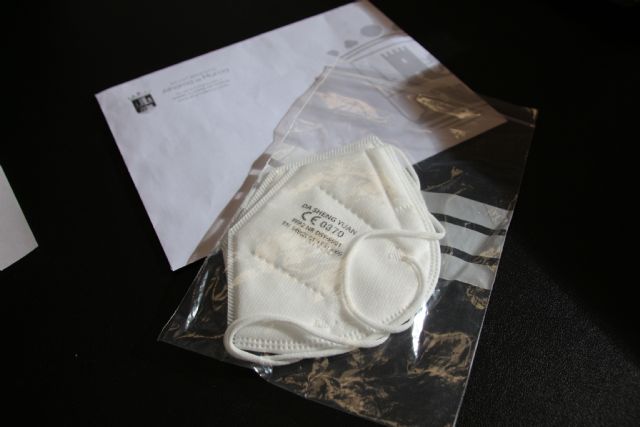 El Ayuntamiento realiza un nuevo reparto de mascarillas FFP2 a cerca de 4.000 mayores de Alhama, Foto 2