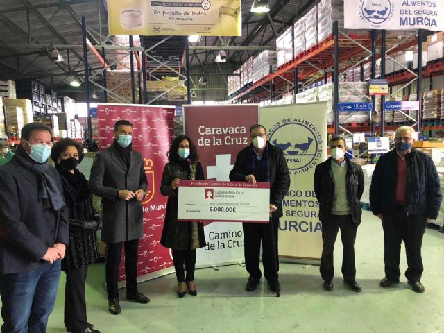 La Fundación Camino de la Cruz realiza una donación de 5.000 euros al Banco de Alimentos del Segura - 1, Foto 1