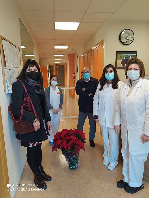 El alcalde y la titular de Política Social felicitan la Navidad a colectivos de mayores y personas con discapacidad - 1, Foto 1