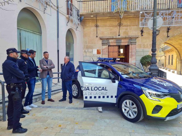 El Ayuntamiento de Caravaca continúa reforzando los medios de la Policía Local, incorporando a su flota el primer vehículo híbrido - 2, Foto 2