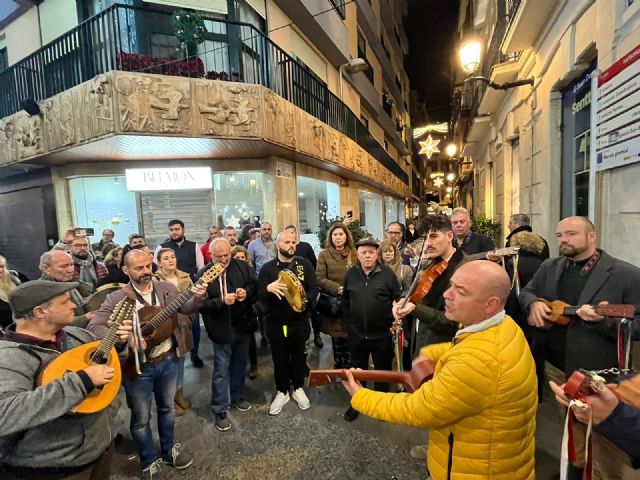 Las cuadrillas llevan los sonidos de la tradición y el folklore murciano a las calles del centro de Murcia - 2, Foto 2